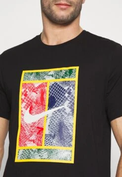 Nike Performance Court Tee Heritage - Print T-Shirt - Black -Stock X f95f0145675a45fb8ffc84f756b826e5
