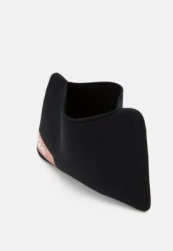 032c Laptop Sleeve 14' Unisex - Laptop Bag - Black -Stock X f9908338c5a94a82bce1a1170d5dbe76