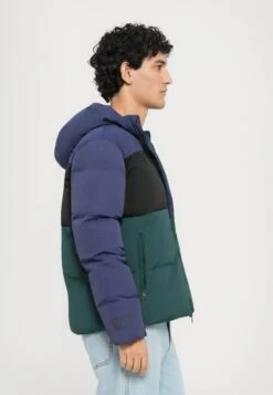 EA7 Emporio Armani TRAIN ATHLETIC COLOUR BLOCK PADDED JACKET - Winter Jacket - Ponderosa Pine 15 EA7 Emporio Armani TRAIN ATHLETIC COLOUR BLOCK PADDED JACKET - Winter Jacket - Ponderosa Pine -Stock X fa22b2d0411346b1bccb741362415e27
