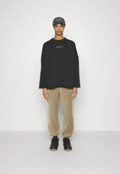 Sean John Script Colorblock Trackpants - Tracksuit Bottoms - Beige -Stock X fa874b57fb8d437f99b50dbfd1f3f173