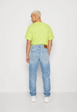 Replay Sandot Pants Aged - Jeans Tapered Fit - Light Blue -Stock X faddb1e4df8a49d580ce8c401676da9b