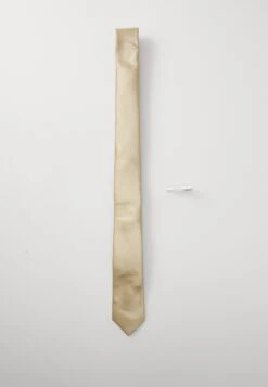 Pier One SET - Other Accessories - Bordeaux -Stock X fc084fda6e0a4159927ab991b2220e52