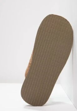 Shepherd HUGO - Slippers - Antique/cognac -Stock X fcbeee8f5f8f49f691478bc6401d74a5