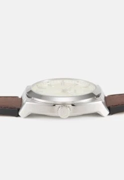 Fossil EVERETT - Watch - Silver-coloured -Stock X fd50abfeac1245e399032641aa7fa09f