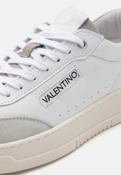 Valentino SATURNO - Trainers - White/ice -Stock X fd9aa75245924f4cbb7f2d86a54967e0