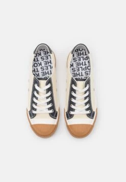 THE KOOPLES Chaussures - Trainers - Ecru -Stock X fdec10ac87de48dcb2aa8ac8c0b1c705