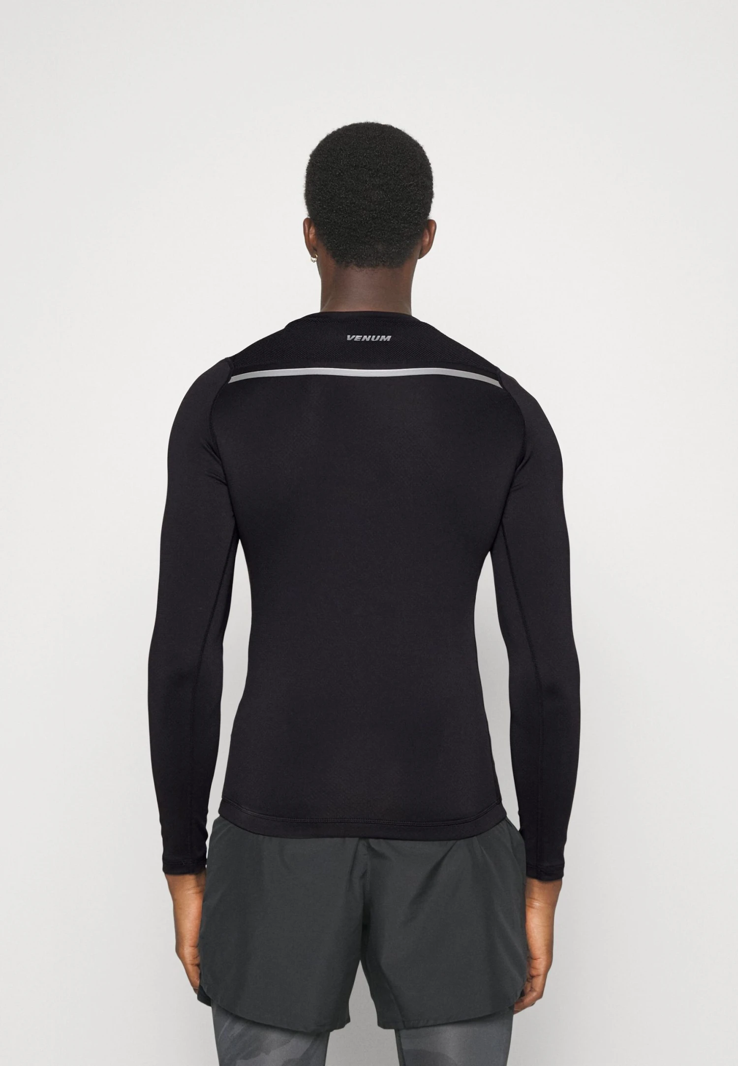 Venum Jaws Long Sleeves Rashguard - Long Sleeved Top - Black 5 Venum Jaws Long Sleeves Rashguard - Long Sleeved Top - Black - Image 3